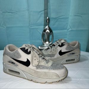 Nike Air Max men’s sneakers